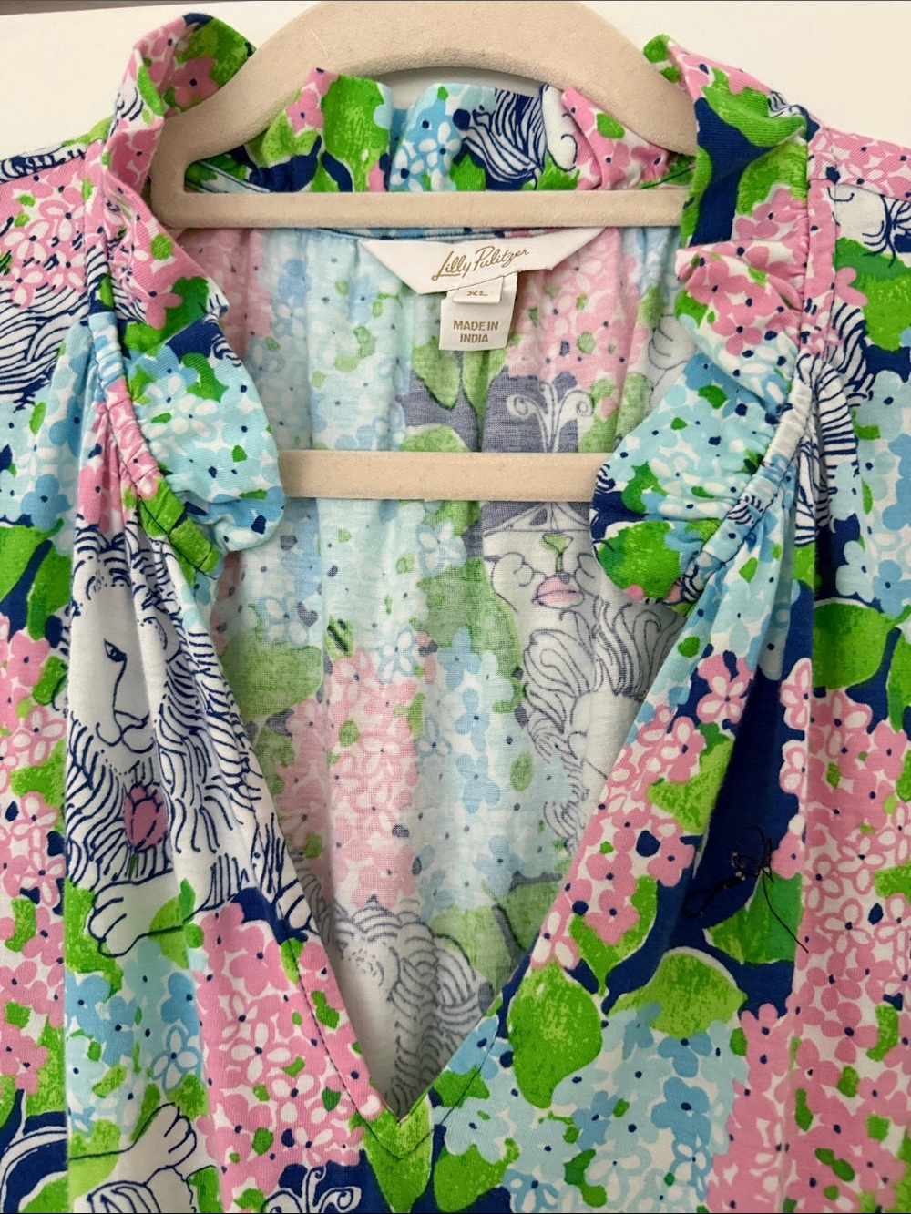 Lilly Pulitzer 
Amiria Maxi Dress 
Color: Starlight Navy Lydia The Lion - Picture 3 of 8